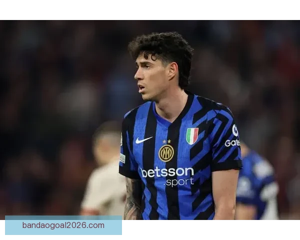 国米球迷齐聚为巴斯托尼加油昂首挺胸声援永不孤单 国米球迷齐聚为巴斯托尼加油昂首挺胸声援永不孤单